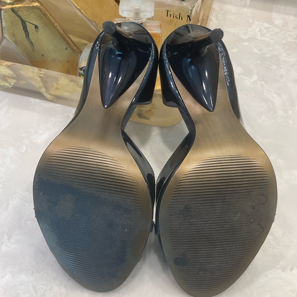 Carlos Navy Peep Toe Pumps with Gold Bit Details, Size 8 - Picture 6 of 12